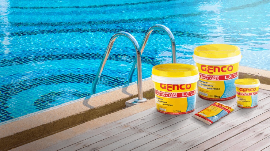 Produtos químicos à beira de piscina